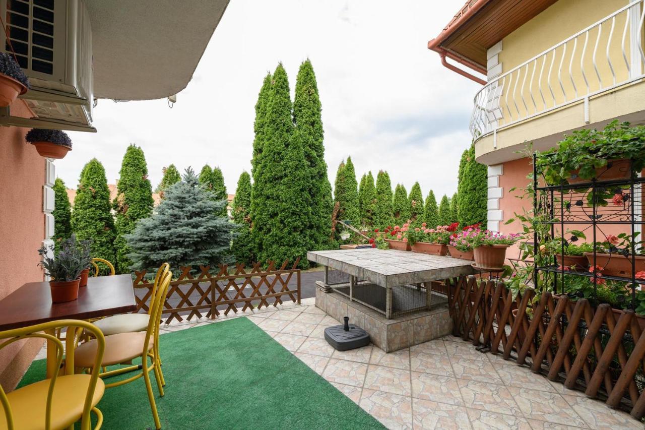 Art Eden Apartamento Hajdúszoboszló Exterior foto