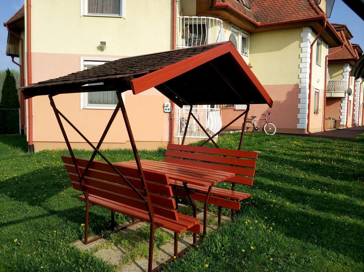 Art Eden Apartamento Hajdúszoboszló Exterior foto